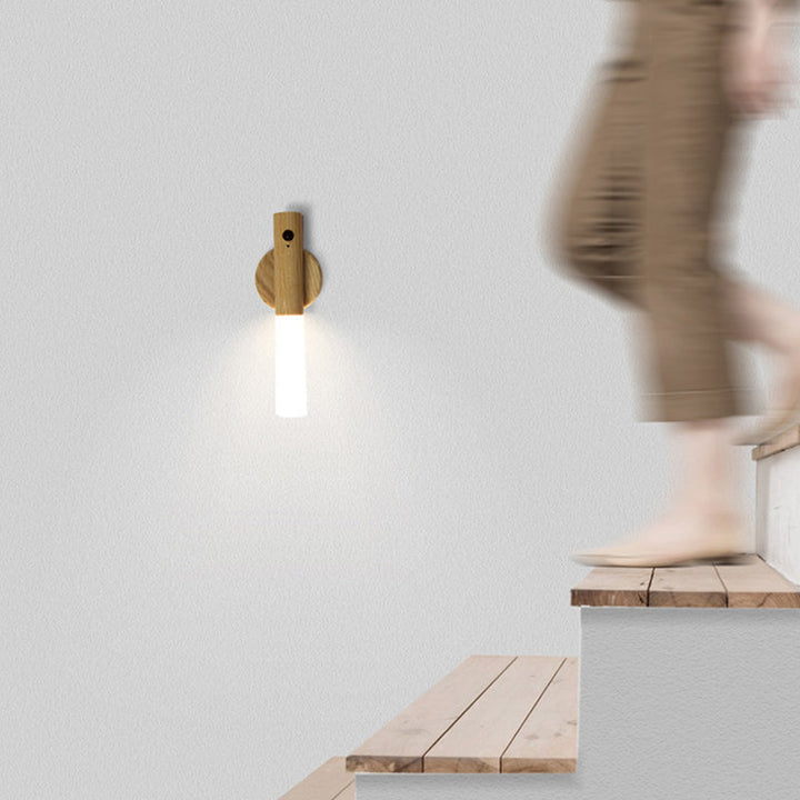 Lampka nocna z czujnikami