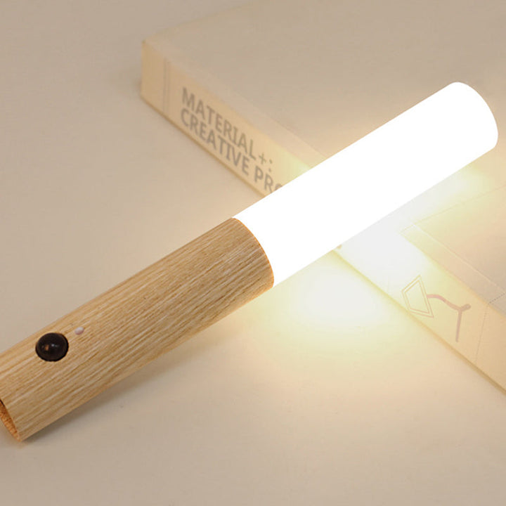 Lampka nocna z czujnikami
