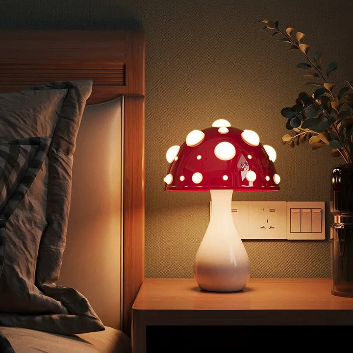 LumiFungi – Luksusowa Lampa Stołowa LED z Nastrojowym Wzorem Grzyba i Regulowanym Światłem