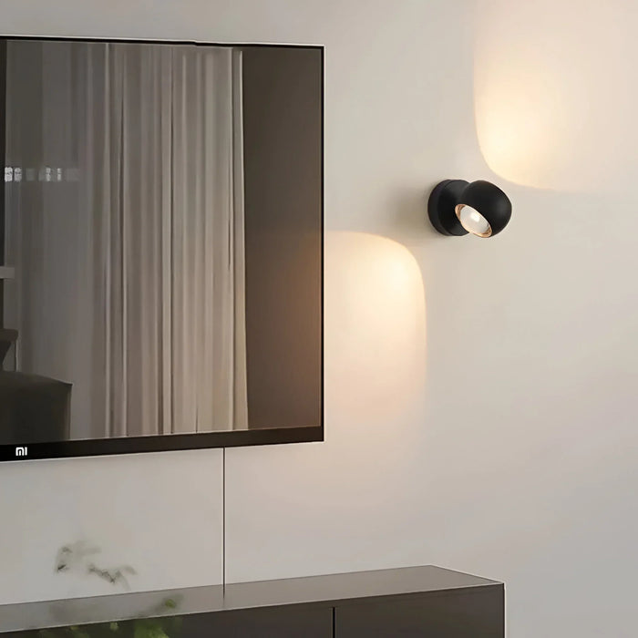 LumiTurn – Regulowana lampa LED naścienna 180°