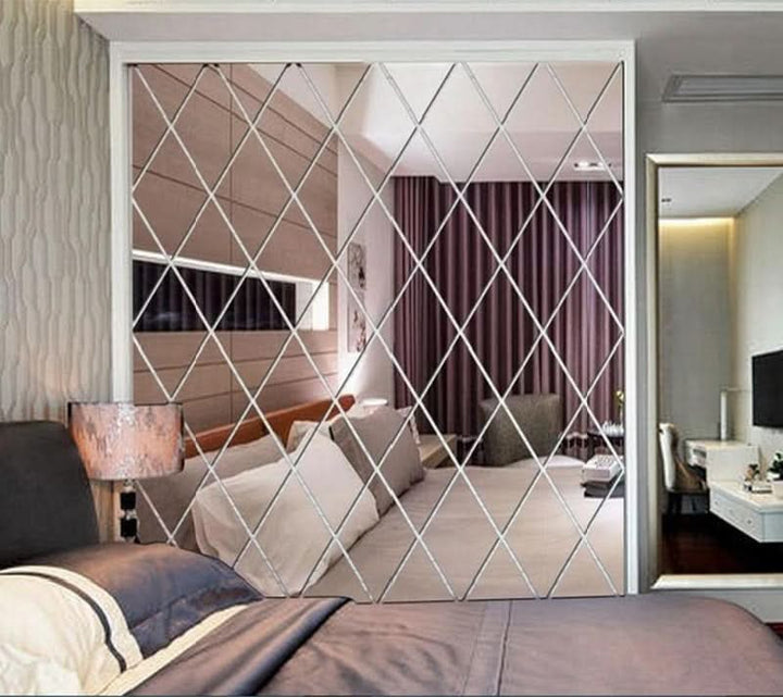 MirraShape - Eleganckie 3D Lustro w Kształcie Trójkąta