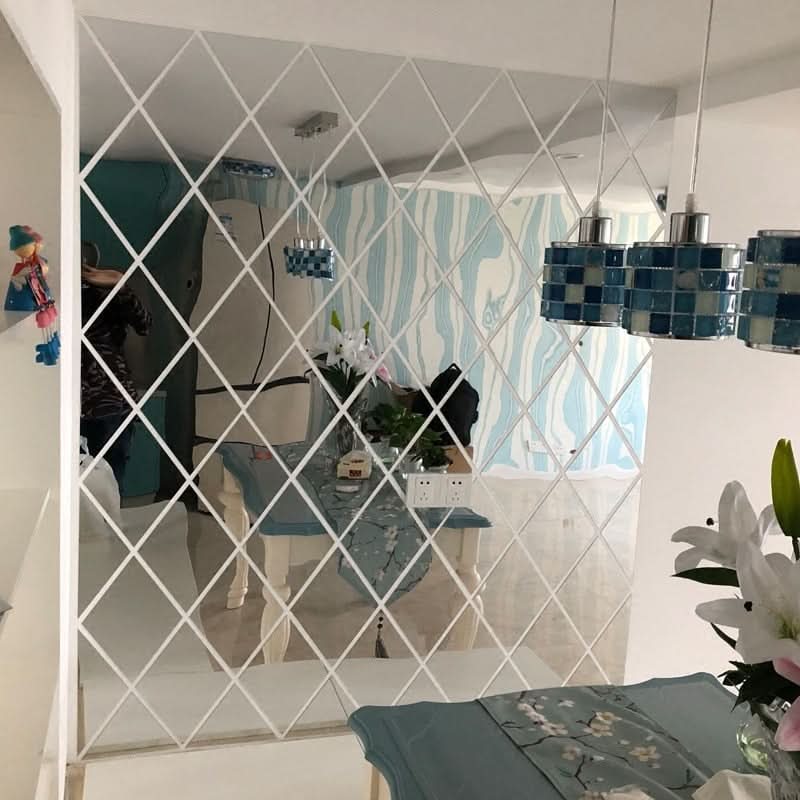 MirraShape - Eleganckie 3D Lustro w Kształcie Trójkąta