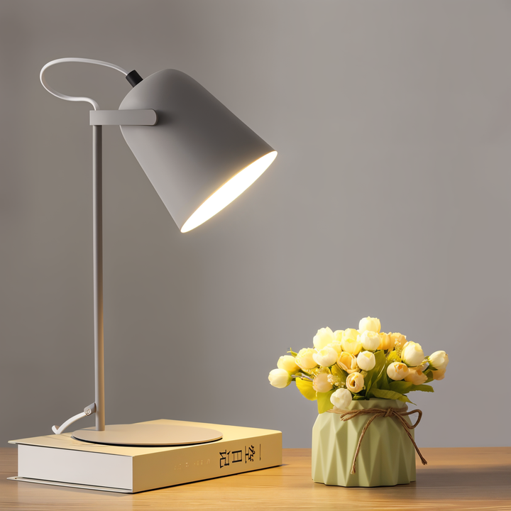 Macaron – Regulowana Lampa Nordic do Stylowego Biura