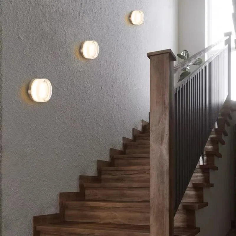Nowoczesna okrągła lampa ścienna