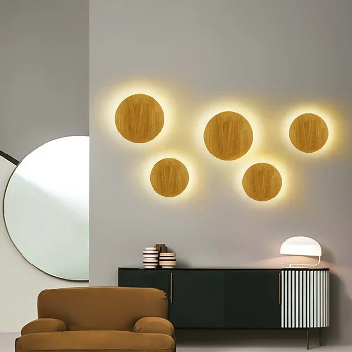 LuxeRadiant – Skandynawska Drewniana Lampa Ścienna