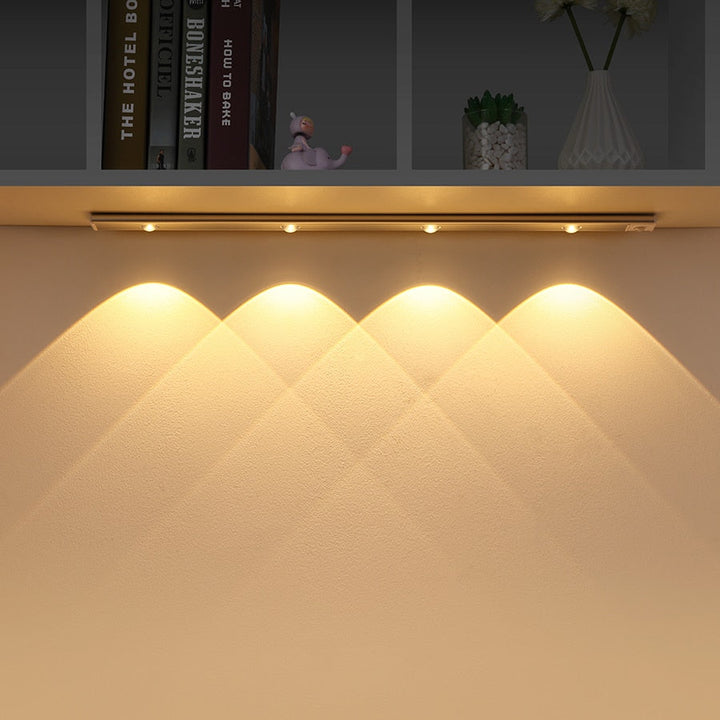 Lampa nocna z czujnikiem ruchu do szafki