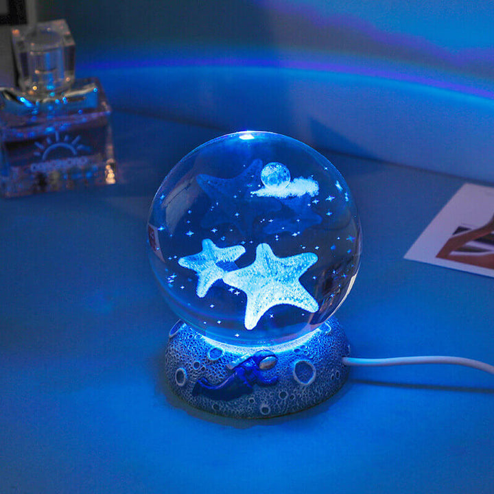 AquaGlobe Kryształowa Kula Nocna Lampa | Podwodny Świat Lampa LED | Nastrojowe Światło i Dekoracja do Domu