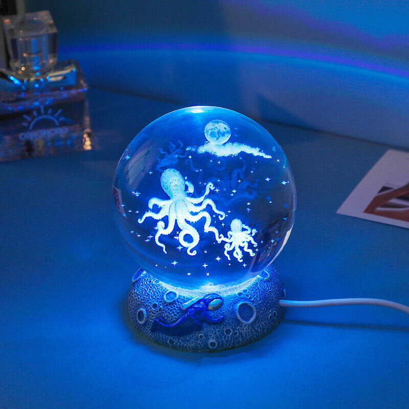 AquaGlobe Kryształowa Kula Nocna Lampa | Podwodny Świat Lampa LED | Nastrojowe Światło i Dekoracja do Domu