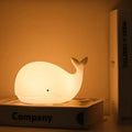 Urocza Lampa Nocna Waleń z Zmianą Koloru - GlowWhale