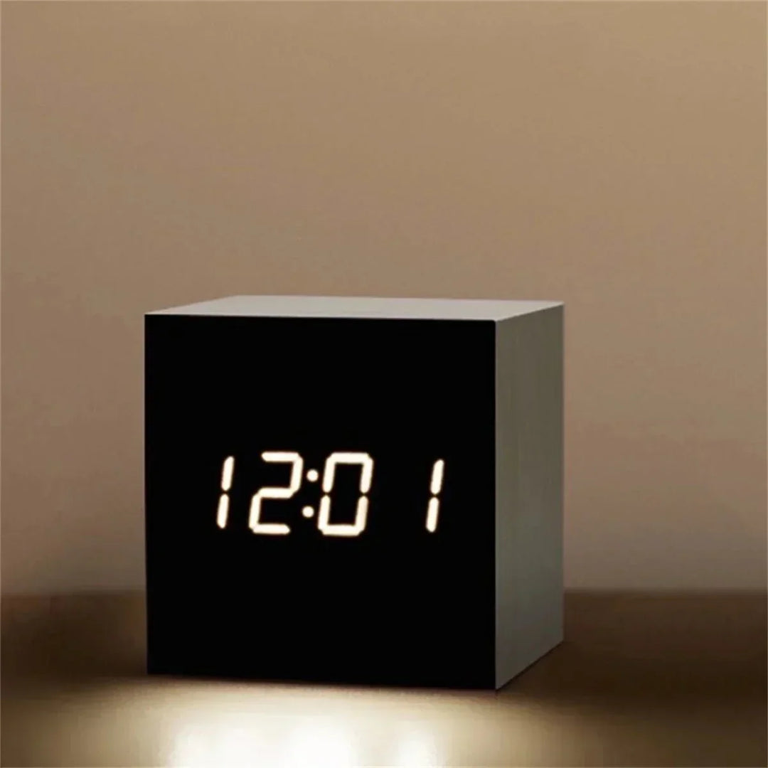 Cyfrowy zegar LED w stylu retro